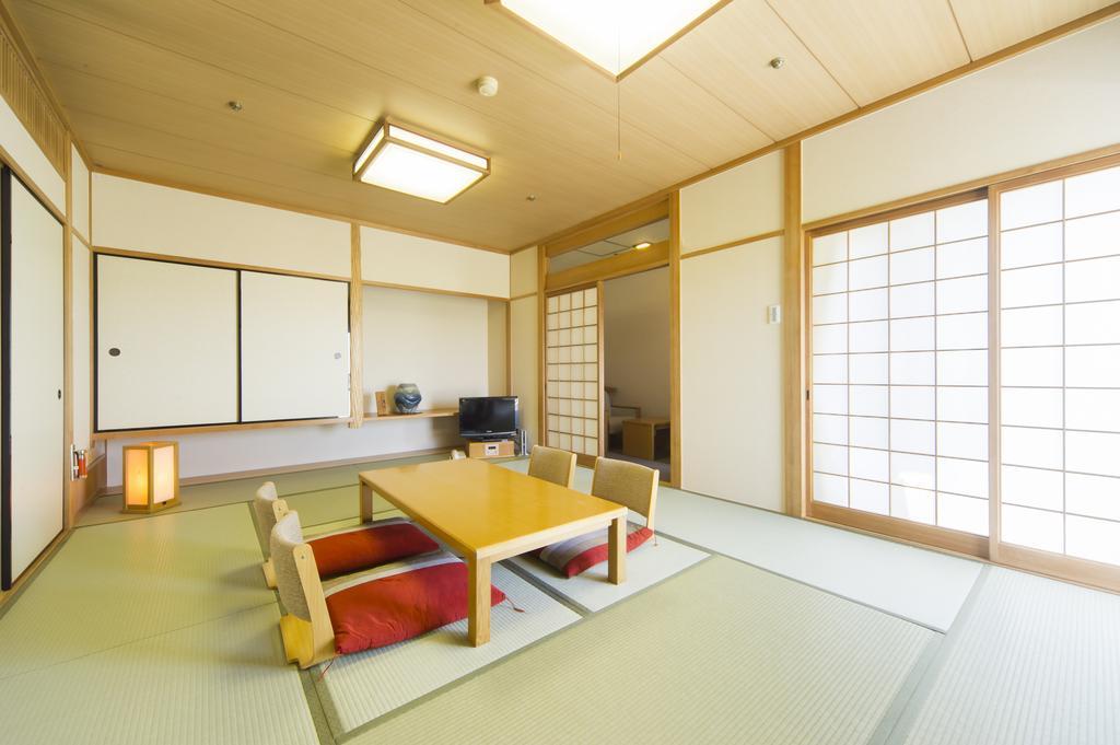 Hotel Hiroshima Sunplaza Rum bild